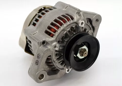 Lichtmaschine 12V für Kubota D902